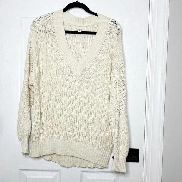 AMERICAN EAGLE AEO Size M‎ Off White Cream Knit V-Neck Oversized Sweater Casual - Picture 1 of 6